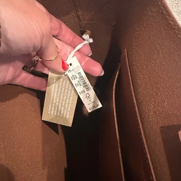 Madewell The Essential Bucket Tote - Picture 6 of 6